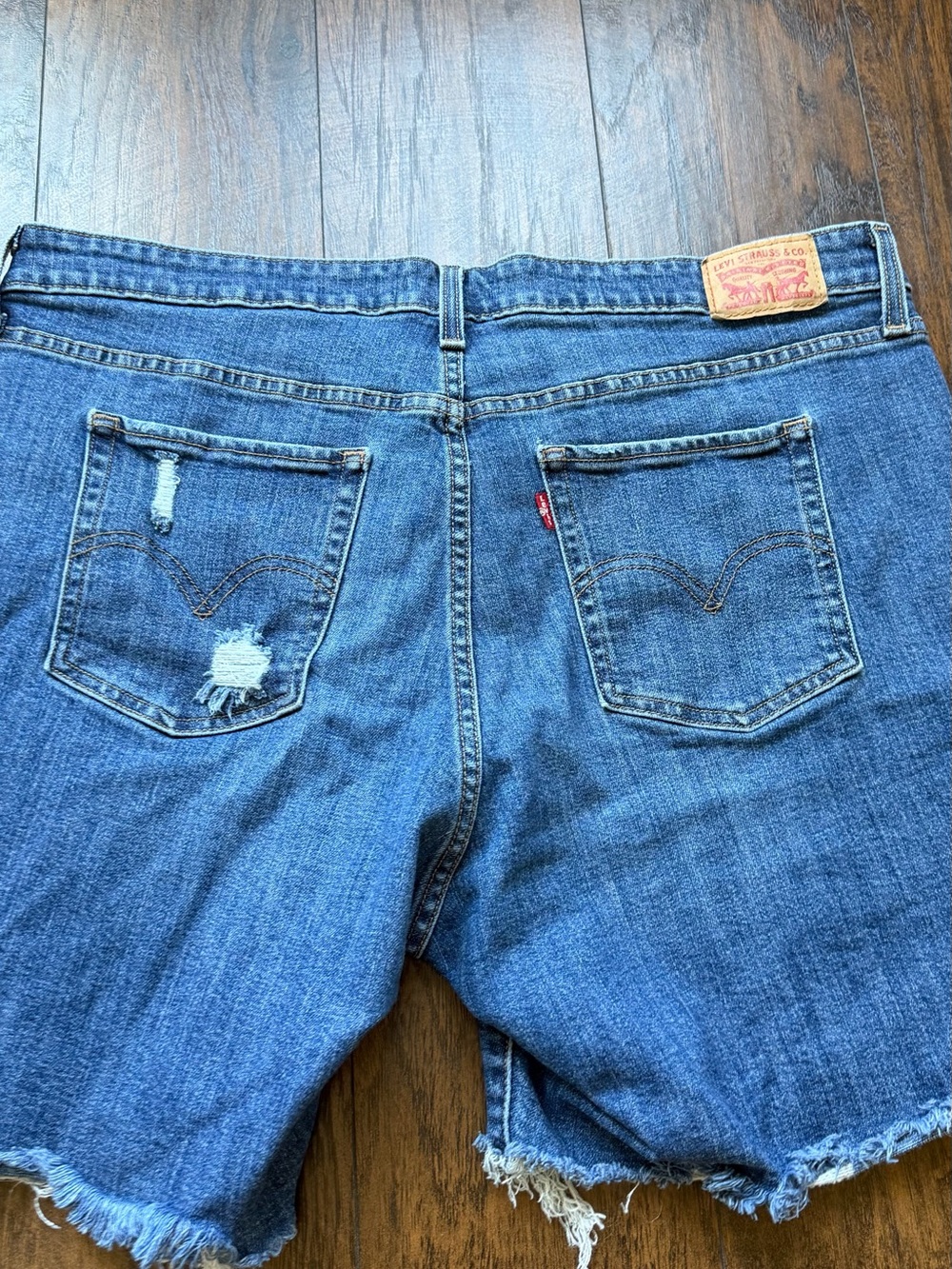 Levis Denim Shorts Womens 18W Blue Classic Short Jeans - Picture 3 of 4